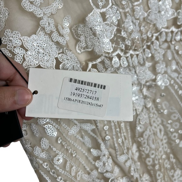 Adrianna Papell NWT Sequin Popover Mermaid Gown in Pearl Size 6 - Picture 7 of 16